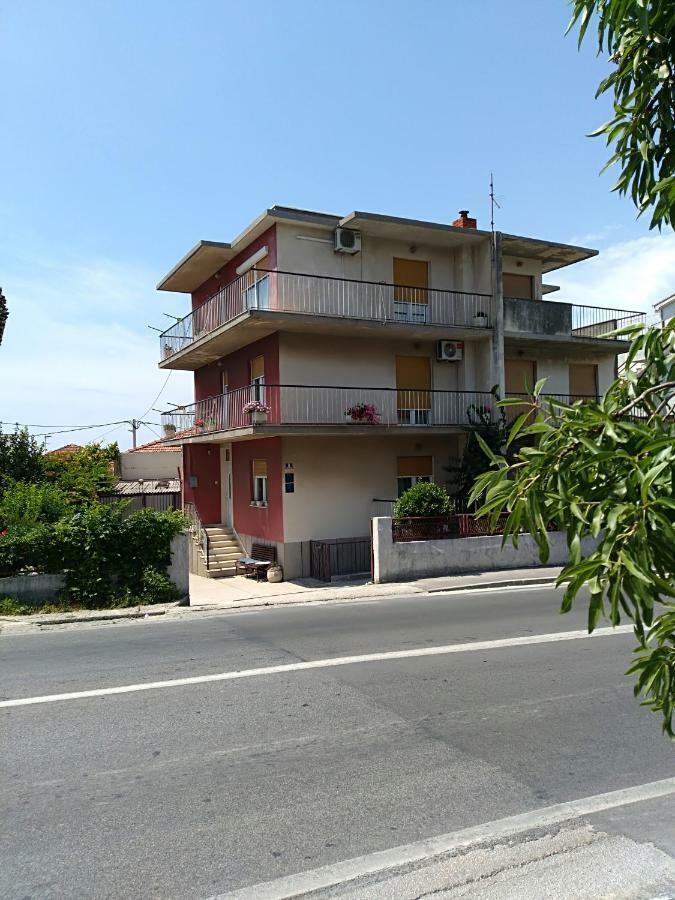 Apartments Pericic Подстрана Екстер'єр фото
